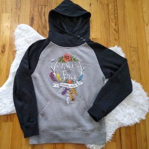 NWOT Gray Wild & Free Live Love Ouray Hoodie SizeS